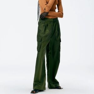 Tibi NWT Stella Crispy Nylon Pleated Cargo Pant — Army Green — Size 4
